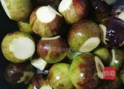 Illustration of how to make stewed black-bone chicken with figs 2