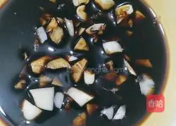 Illustration of how to make preserved egg tofu with fat 2