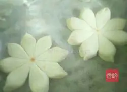 Illustration of how to make flower steamed buns 21