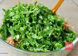 Illustration of how to make coriander meatball soup 10