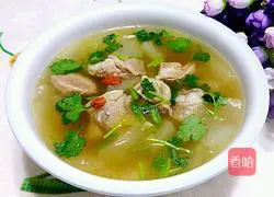 Illustration of how to make pork ribs and winter melon soup 6