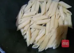 Illustration of how to make bacon pasta 3