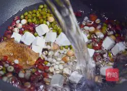 Illustration of how to make rice cooker pork bone health soup 2