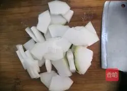 Illustration of how to make crucian carp and winter melon soup 2