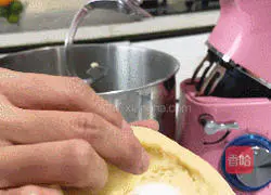 Illustration of how to make garland bread 2