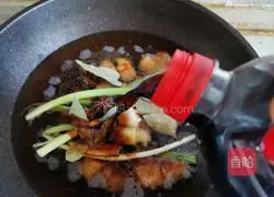 Illustration of how to cook pork belly and braised baby potatoes 9