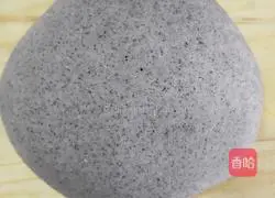 Illustration of how to make two-color flower rolls 2