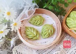 Illustration of how to make spinach and willow leaf steamed buns 16