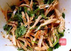 Illustration of how to make cold shredded chicken 5