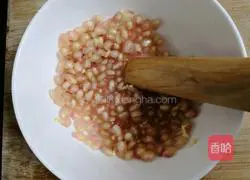 Illustration of how to make pomegranate sparkling cocktail 9