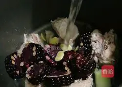 Black Corn Pork Bone Soup Recipe Illustration 4