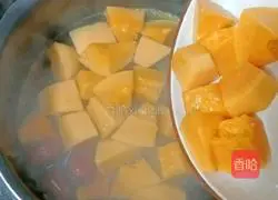 Illustration of how to make red date and papaya milk soup 4