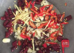 Illustration of how to make dry pot fat sausage 7