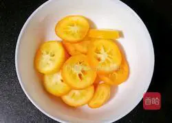 Illustration of how to make kumquat, red dates and white fungus soup (baby complementary food) 4