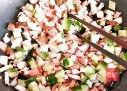 Illustration of how to make siomai 3