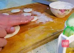 Illustration of how to make steamed spring cakes 11