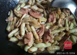 Illustration of how to make pork belly stewed with kidney beans 15