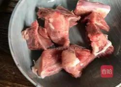 Illustration of how to make pumpkin stewed spine 5