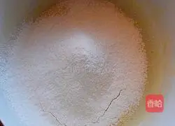 Illustration of how to make egg rolls 3