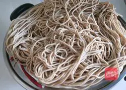 Illustration of how to make Zhangjiakou's special delicacy oatmeal noodles 12