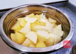 Illustration of chicken stewed with potatoes 18