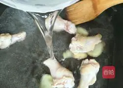 Corn, Carrot and Chicken Leg Soup Recipe Illustration 5