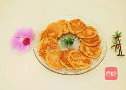 Illustration of how to make Beijing specialty snack carrot and potato pancakes 13