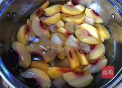 Illustration of how to make canned yellow peaches 5