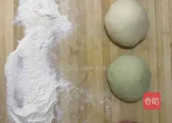 Illustration of how to make colorful dumplings with leek, shrimp and meat 6