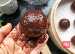 Illustration of how to make imitation mushroom buns 11