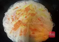 Clear water Illustration of how to make noodles 4