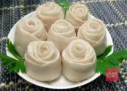 Illustration of how to make rose steamed buns 18