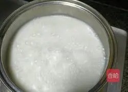 Illustration of cooking noodles with wild crucian carp soup 10