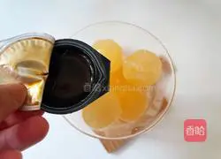 Illustration of how to make honeydew melon coconut coffee liqueur 13