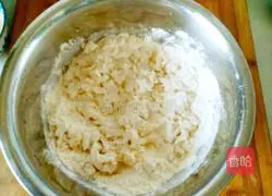 Illustration of how to make Chinese cabbage and meat wontons 2