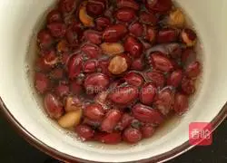 Illustration of how to make spinach with nuts 2