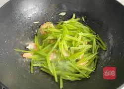 Illustration of how to make fried celery with shrimps 8