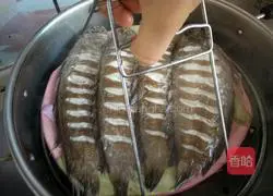 Illustration of how to make steamed fish 9