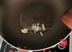 Illustration of how to make braised beans and noodles 9