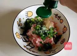 Illustration of how to make Donghe Meat Pie 9