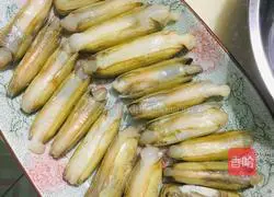 Illustration of how to make steamed razor clams 2