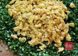 Leek Crispy Rice Crisp Illustration of how to make egg dumplings 3