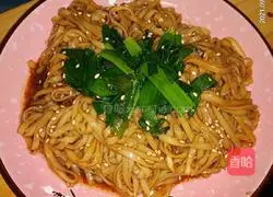 Illustration of how to make noodles with scallion oil 3