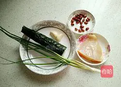 Illustration of how to make cold noodles with shredded chicken in Sichuan style 1