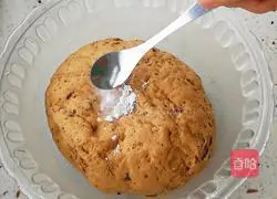 Illustration of how to make brown sugar and jujube steamed buns 6