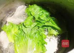 Illustration of how to make lettuce and beef dumplings 12