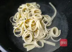 Illustration of how to make cold Ruyi dishes 3