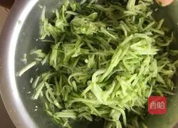 Illustration of how to make cucumber dumplings 3