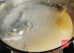Illustration of how to make Fengge Mandarin Fish Soup 4