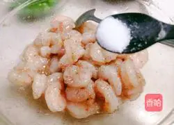 Illustration of how to make shrimp and meat wontons 3